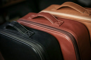 CLOSE UP LUXURY HAND BAG BY TCC
